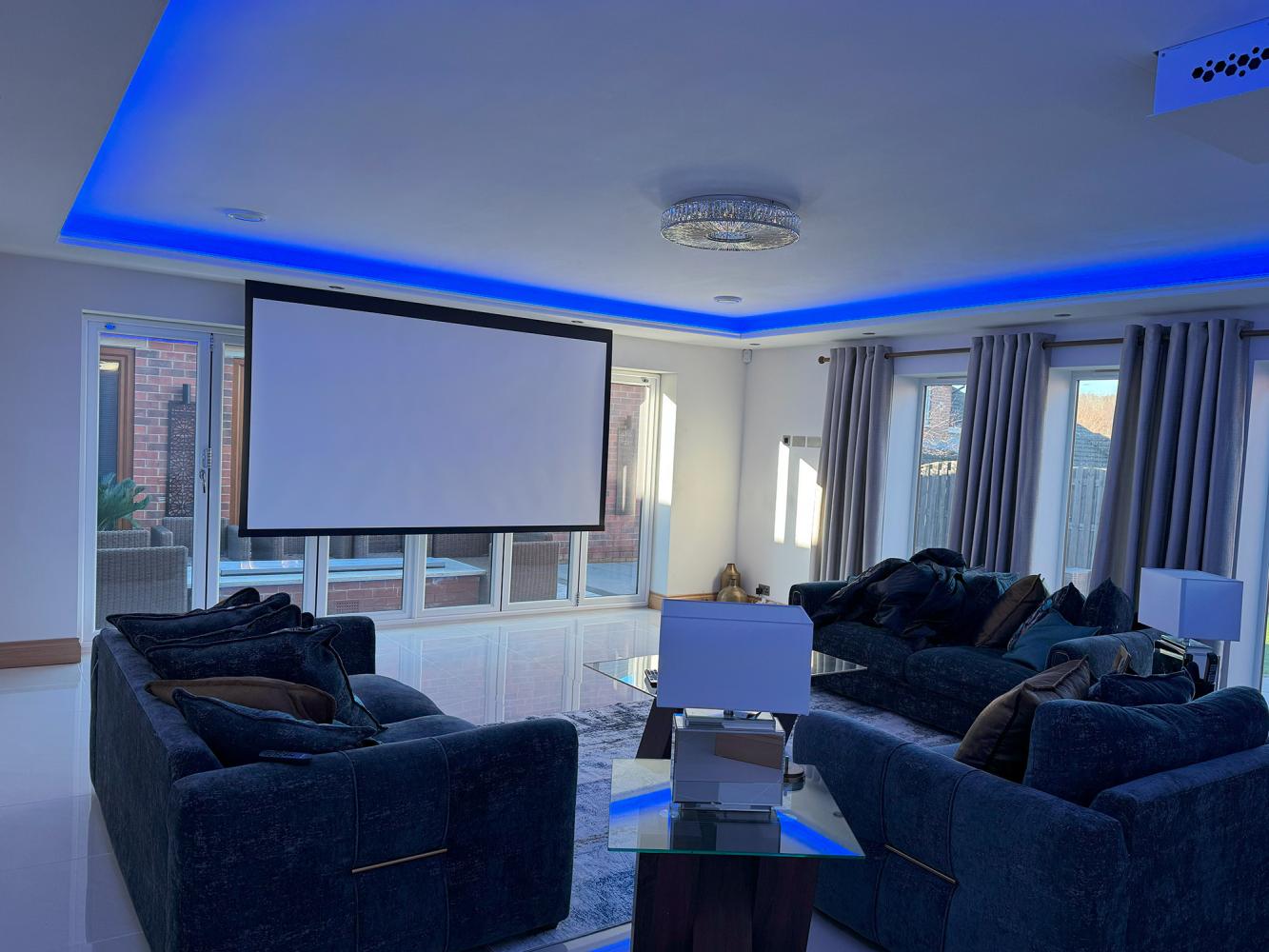 Can I place a projector screen in front of windows and doors? | Help Centre