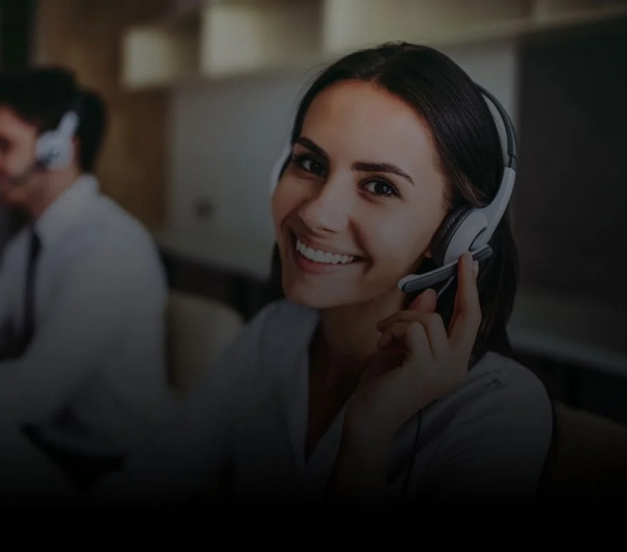 Woman in call centre help
