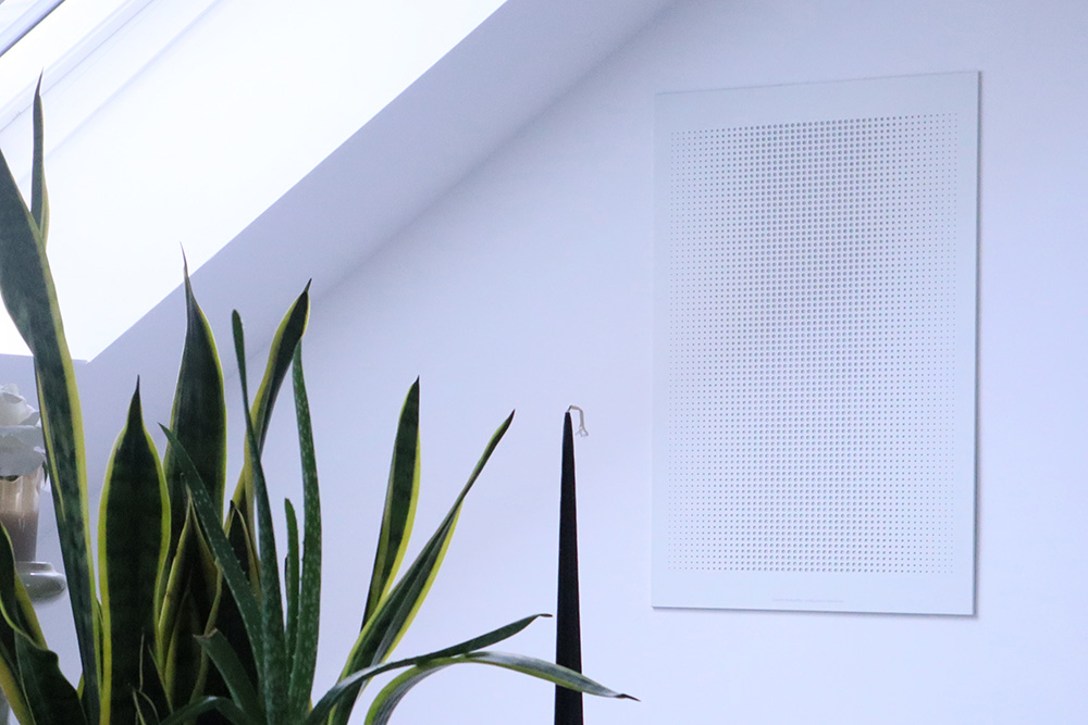in wall speaker with grille